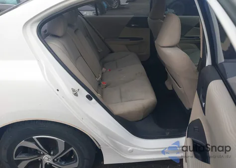 2017 Honda Accord Lx z USA, uszkodzony, nr VIN 1HGCR2F39HA111931